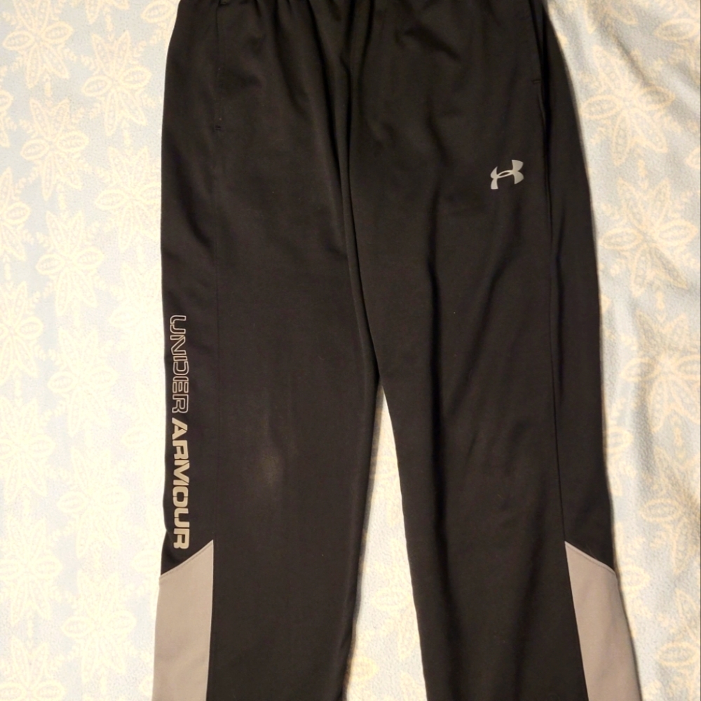 3/$30--Boys L UNDER ARMOUR training pants